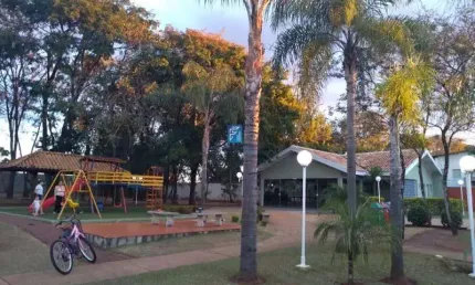 Casa a venda em Condomínio Ouro Verde. 3 dormitórios com 1 s