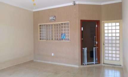 Casa. Jardim Anhanguera. 2 dormitórios sendo 1 suite. Zona L