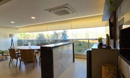 Apartamento à venda com 4 suítes em Condomínio Guaecá