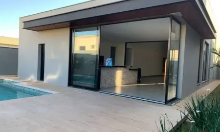Casa térrea a venda no Condomínio Reserva Santa Luísa