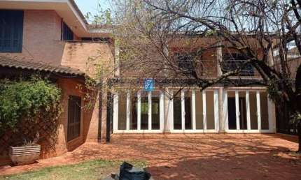 Sobrado à venda com 5 dormitórios sendo 3 suítes Cond Reside