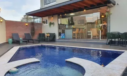 Casa à venda Condomínio Pitangueiras, 4 suítes, área gourmet