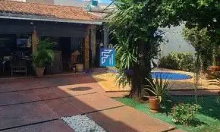 Casa a venda com 3 dormitórios sendo 1 suíte no irajá