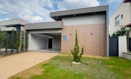 Casa a venda com 3 suítes no Condomínio Portal da Mata