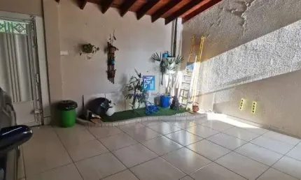 Casa à venda com 2 dormitórios sendo 1 suíte no Jd DivaTarlá nomcplexo Ribeirão
