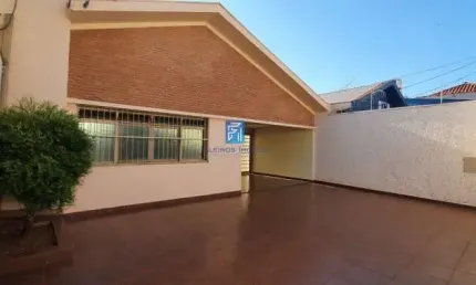 Casa a venda com 3 dormitórios próximo Barão de Mauá