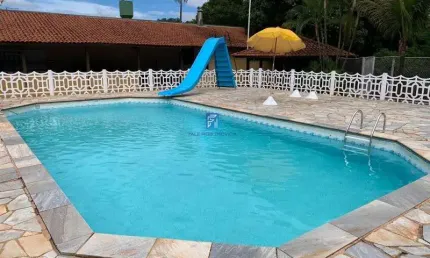 chácara a venda com 3 dormitórios sendo 1 suíte no Condomínio Itanhangá