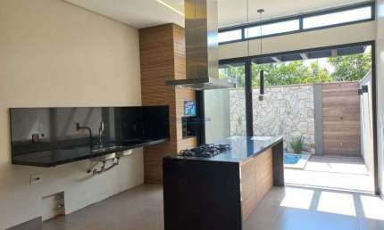 Casa a venda com  3 suítes no Condomínio Vila Romana 2