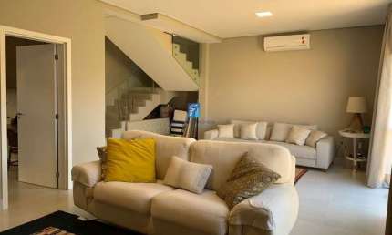 Sobrado à Venda - Condomínio Residencial Formosa - Pronto pa
