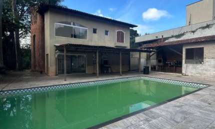 Casa com 4 quartos para alugar em Braúnas, Belo Horizonte 