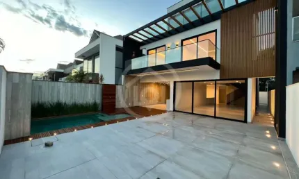 Casa Triplex com 6 Suítes à venda no Condomínio Art Life - Recreio dos Bandeirantes/RJ, Zona Oeste