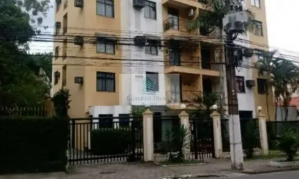 Imperdível apartamento à venda em Niterói-RJ, bairro Fonseca! 2 quartos, 1 sala, 2 banheiros, 1 vaga de garagem. Venha conferir!