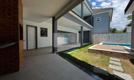 Casa de luxo no Recreio dos Bandeirantes: 4 quartos, 4 suítes, 2 salas, 6 banheiros, 3 vagas e 480m². Venha conferir!