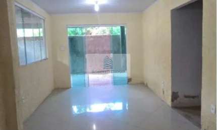 Casa à venda em São Gonçalo-RJ, no bairro Barro Vermelho: 3 quartos, 1 suíte, 1 sala, 2 banheiros, 2 vagas de garagem, 131m².