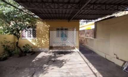 Casa à Venda em São João de Meriti-RJ, Bairro Agostinho Porto 3 quartos, 1 sala, 1 banheiro, 2 vagas de garagem - 92m².