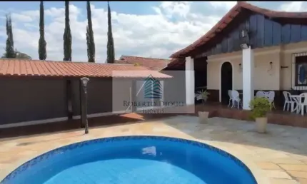 Imperdível Casa à Venda em Itaipu, Niterói-RJ: 2 Quartos, 1 Suíte, 1 Sala, 3 Banheiros, 5 Vagas e 90m² de Área!