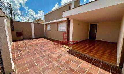 CASA DE 3  QUARTOS 4 VAGAS NO BAIRRO CAMPOS ELÍSEOS