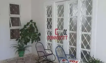 CASA COM 2 QUARTOS 2 VAGAS  EDÍCULA NO BAIRRO CASTELO BRANCO.