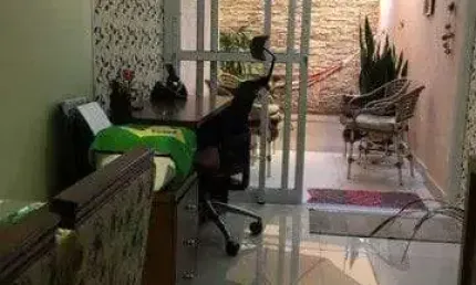 Apartamento térreo com quintal de 2 dormitórios sendo 1 suíte à venda, 92 m² por r$ 430.000 - jardi