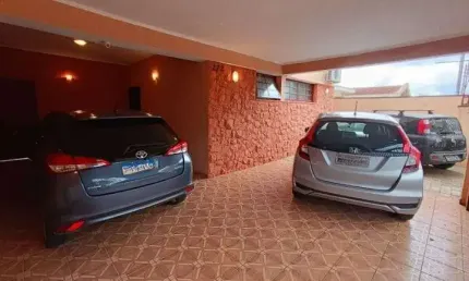 Casa de 348m² de terreno com 4 quartos sendo 1 suite e 4 vagas no sumarezinho.