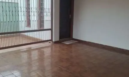 Casa de 3 quartos 3 vagas de garagem no bairro vila tibério.