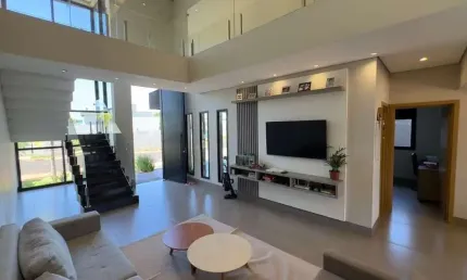 Casa sobrado em condomínio com 3 suites 4 vagas e piscina.