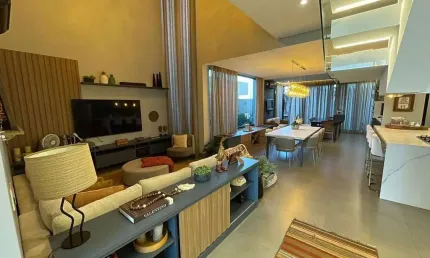 Casa sobrado  com 4 quartos sendo 3 suites no quinta dos ventos