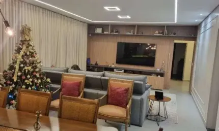 Casa comercial com  536m² de terreno sendo  344m² de área construída  no ribeirânia