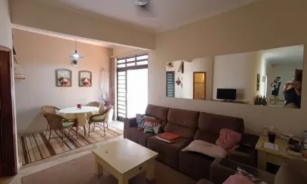 Casa 3 quartos sendo 1 suite piscina e 3 vagas de garagem no bairro irajá