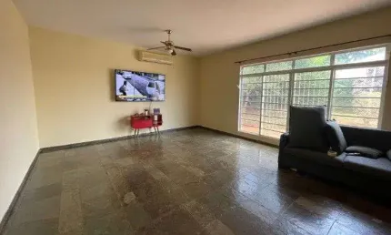 Casa com 4 quartos sendo 3 suites 7 vagas no jardim recreio.