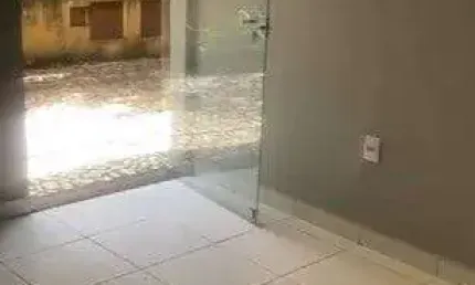 Sala comercial de 28m² com banheiro e copa no bairro presidente médici.