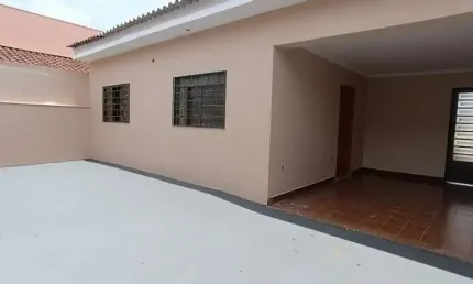 Casa de 3 quartos sendo 1 suite 3 vagas no bairro monte alegre.