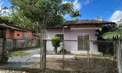 Casa para Venda em Guaramirim / SC no bairro Corticeira