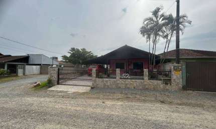 Casa para Venda em Guaramirim / SC no bairro Caixa D água