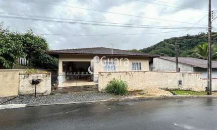Casa com 3 quartos à venda na José Nart, 51, Centro, Guaramirim
