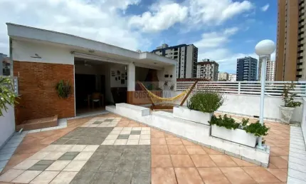 Casa à venda na ponta da praia! 3 suítes sendo 2 com closet, churrasqueira, forno a lenha e solarium