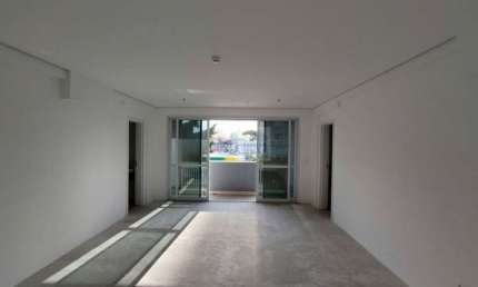 Sala comercial para venda ou locação, com 2 banheiros, copa de apoio, elevadores e recepção