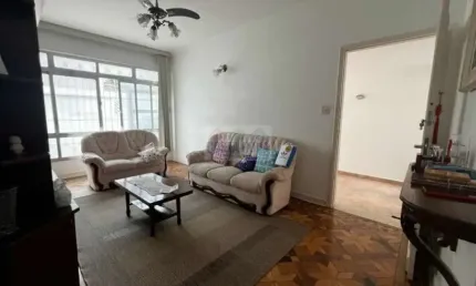 Casa sobreposta baixa à venda na ponta da praia, em santos.