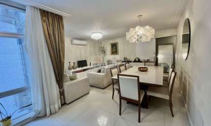Apartamento Semi Mobiliado de 167m2, com 3 quartos, 2 banheiros, 1 vaga, próximo à praia no Gonzaga