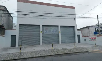 Galpão para locação de 745m² com mezanino localizado no Parque São Vicente, em São Vicente