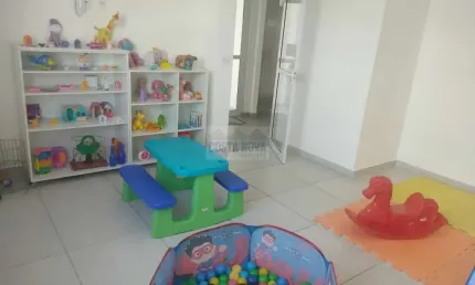 Apartamento com 72 m² com vaga demarcada, 2 suítes, semi mobilhado, bairro Boqueirão