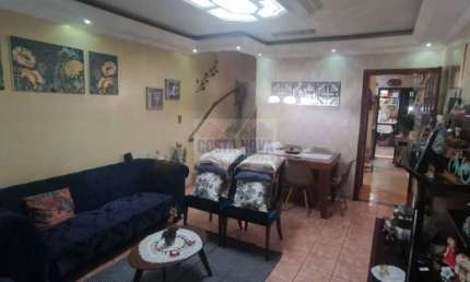 Casa à venda na Vila Guilherme, com 3 quartos, cozinha e 2 vagas, 120 m² com ótima localização