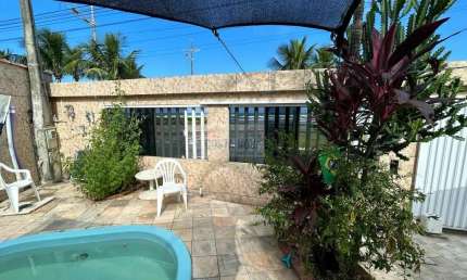 Casa a venda com 330 m², 2 suítes, 2 garagens, piscina, bairro Solemar