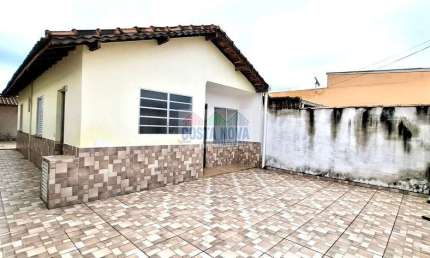 Casa de 3 quartos, 1 banheiro, 3 vagas de garagem no bairro Samambaia.