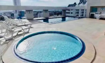 Flat com Hidromassagem,  camareira piscina e salão de jogos em São Vicente