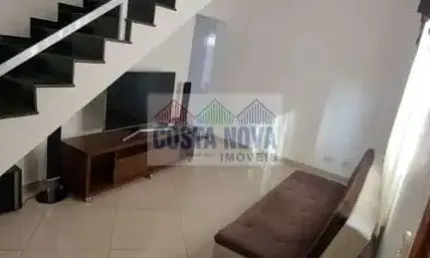 Casa de 72m², com 2 quartos, 1 suíte e garagem com 1 vaga fechada