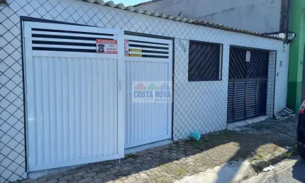 Casa com loja comercial de dois dormitórios a venda em Excelente Localização!