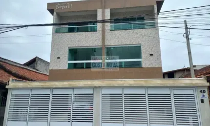 Casa em condomínio de  dois dormitórios próximo a praia e ao novo shopping.
