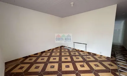 Casa com 70 metros quadrados localizada na Rua Amauri Durval.