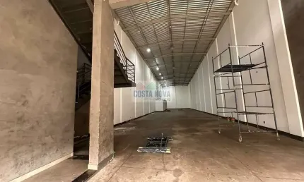 Galpão para locação 10x15 com 500m², 2 salas para administração, banheiros na Vila Guilherme